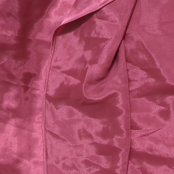 Beautiful pink nightie 100% polyester by Jones, New York - Picture 6 of 6